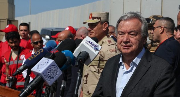 Guterres au terminal de Rafah pour préparer l’arrivée de l’aide humanitaire dans la bande de Gaza