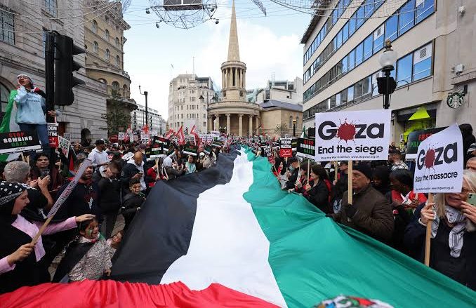 une manifestation pro-palestinienne dans le centre de Londres