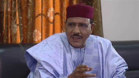 النيجر : المجلس العسكري يعلن إحباط محاولة هروب الرئيس المخلوع بازوم