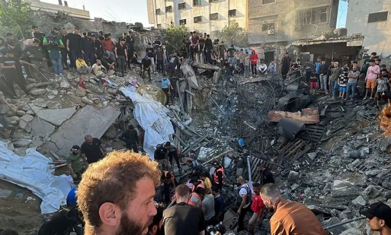 تتواصل الغارات الإسرائيلية على قطاع غزة مستهدفة منازل المواطنين