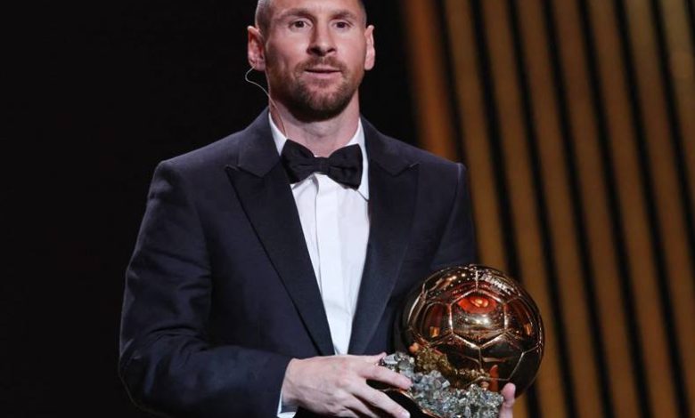 Lionel Messi remporte le Ballon d'Or pour la huitième fois