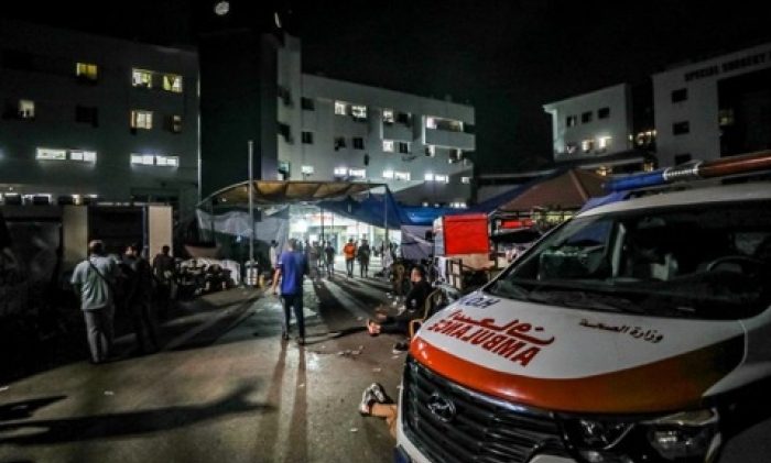 Un bombardement israélien vise l'entrée de l'hôpital Al-Shifa