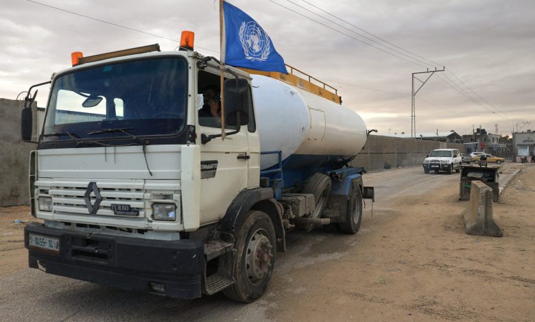 مصادر: السماح لمصر بإدخال شاحنات محملة بالوقود إلى غزة
