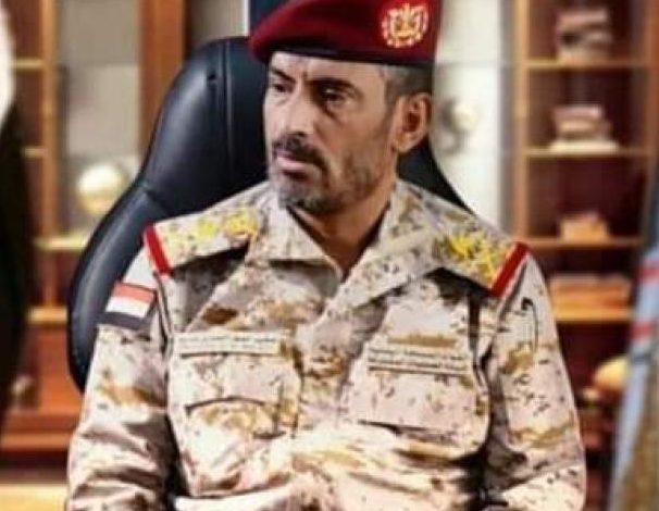 رئيس هيئة الأركان العامة في الجيش اليمني ينجو من محاولة اغتيال