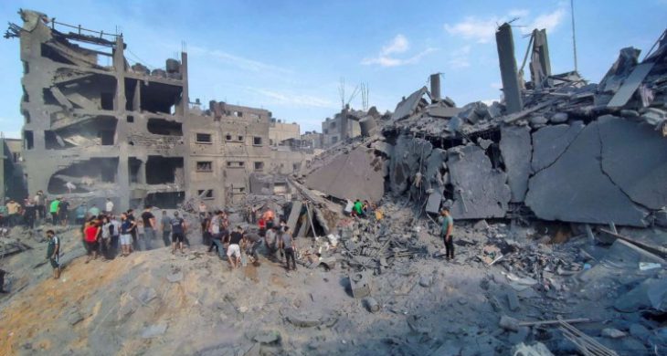 قصف واشتباكات عنيفة بغزة وتوقف خدمات الاتصالات والإنترنت