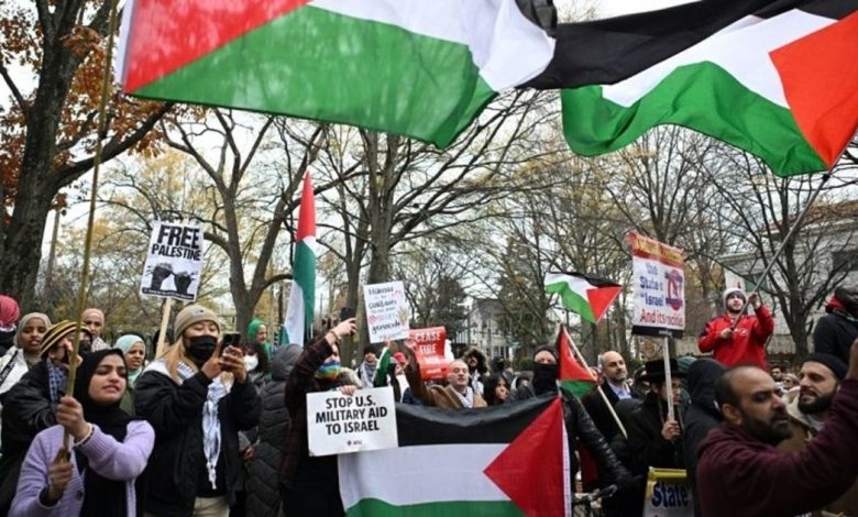 متضامنة مع غزة تحرق نفسها أمام قنصلية إسرائيلية في أميركا