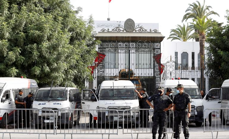 القضاء التونسي يمدد توقيف قيادات إخونجية متآمرة على أمن الدولة