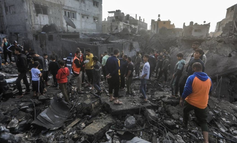 إسرائيل تواصل حرب الإبادة في غزة وتقتل وتصيب المئات