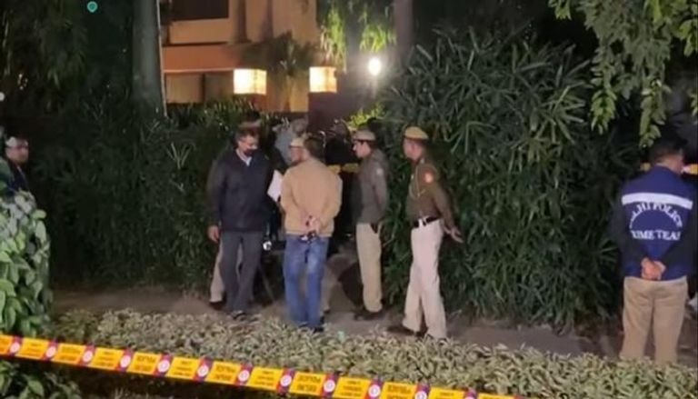 الشرطة الهندية في محيط موقع الحادث