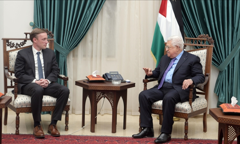 عباس يبحث مع مستشار الأمن القومي الأمريكي التطورات بفلسطين