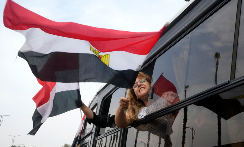 مسيرة بالسيارات بأحد شوارع القاهرة بمناسبة الانتخابات المصرية