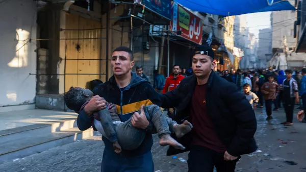 استشهاد نحو 60 فلسطينياً جراء قصف جوي ومدفعي إسرائيلي على غزة