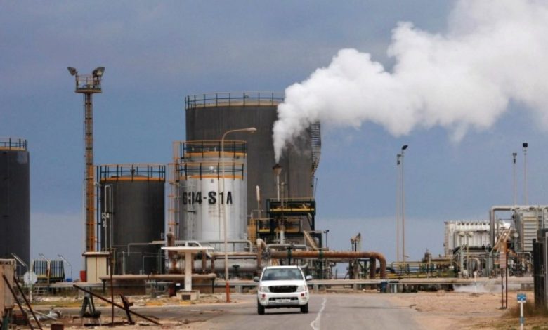 ليبيا: حكومة الدبيبة تفاوض لإبرام "صفقة نفطية مشبوهة"