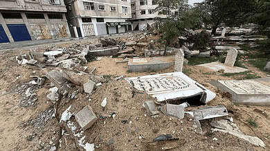 مقبرة الفالوجا في مخيم جباليا