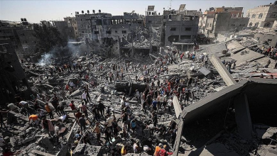 الفلسطينيون بين نيران القصف الإسرائيلي وجريمة التجويع
