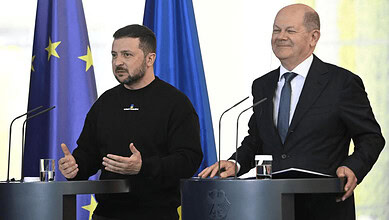 زيلينسكي مع أولاف شولتس