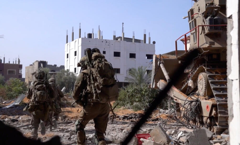 جنود إسرائيليون في مدينة غزة
