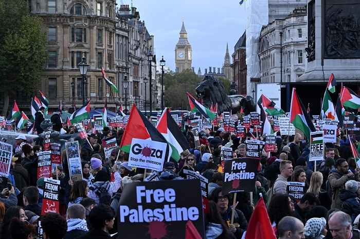 مظاهرات حاشدة تجوب عواصم العالم تنديداً بجرائم الإبادة الإسرائيلية في غزة