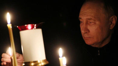 الرئيس الروسي يشعل الشموع من أجل ضحايا هجوم موسكو