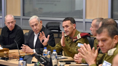 نتنياهو خلال اجتماع سابق مع قادة الجيش الإسرائيلي خلال الحرب على غزة