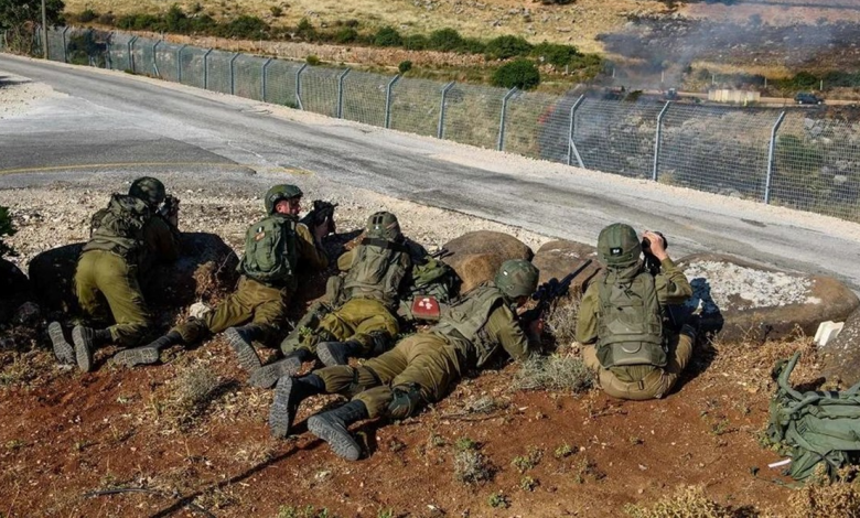 جنود إسرائيليون في منطقة حدودية مع لبنان جنود إسرائيليون في منطقة حدودية مع لبنان