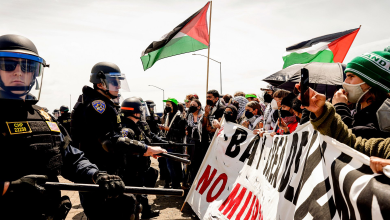 محتجون مؤيدون لفلسطين يعرقلون المرور في كبرى مطارات وجسور الولايات المتحدة