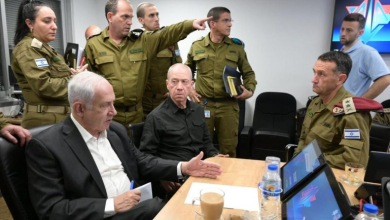 نتنياهو مع وزير حربة ورئيس أركان الجيش الإسرائيلي