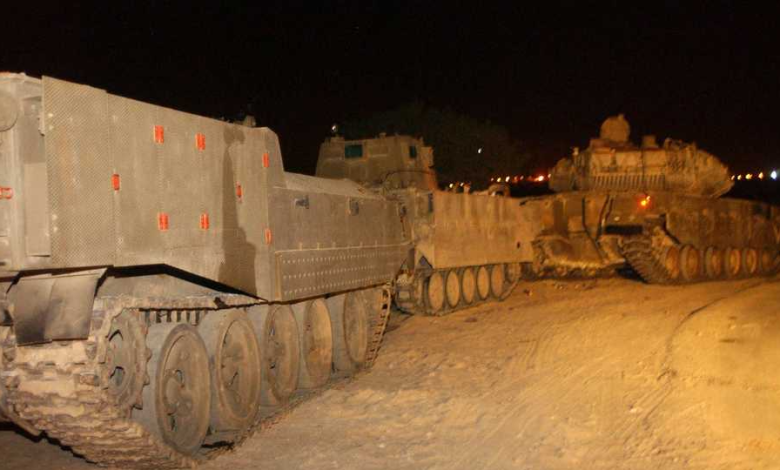 دبابات إسرائيلية متوغلة في رفح