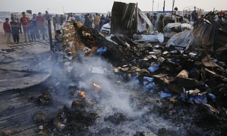 Bombing the tents of displaced people in Rafah