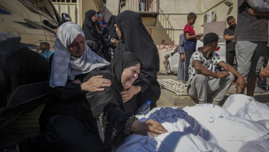 Israel and the United States prevent aid and goods from reaching the Gaza Strip
