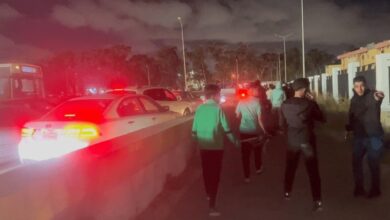 سيارة حكومية تتبع حكومة الدبيبة تدهس مشجعين عمداً وتثير غضب الليبيين