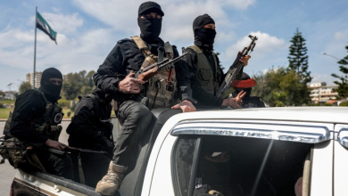 تحت تهديد السلاح... مئات العلويين يتعرضون لعمليات تهجير قسري من دمشق وريفها