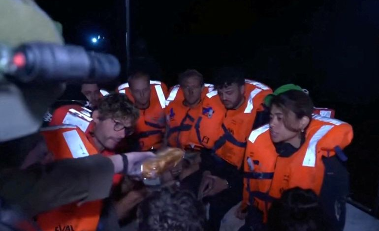 إسرائيل تهاجم سفينة مادلين المتجهة إلى غزة وتختطف المتطوعين من على متنها