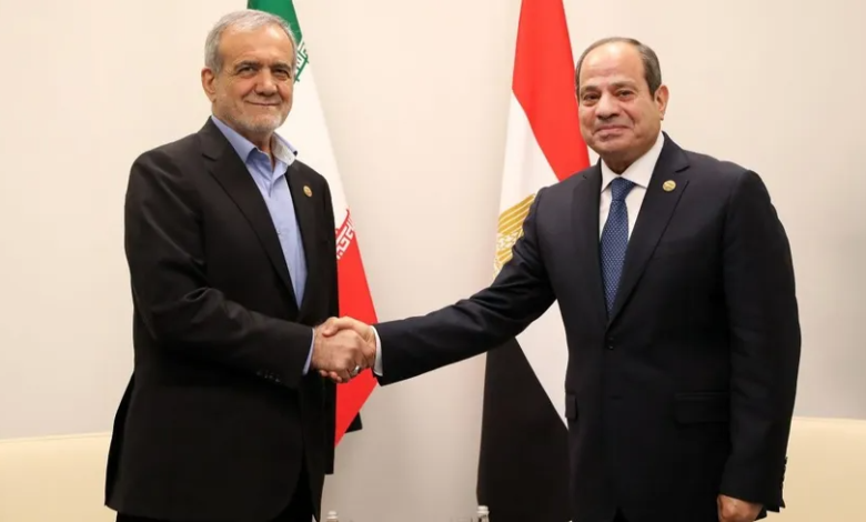 Al-Sissi et Pezeshkian soulignent la nécessité d’éviter toute escalade au Moyen-Orient