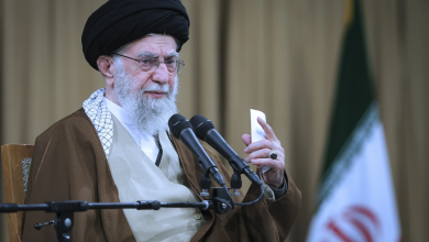 خامنئي: إيران قادرة على استهداف مواقع أمريكية مهمة بالمنطقة