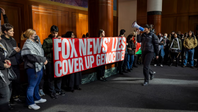 En raison de leur partialité envers Israël… Manifestation devant les sièges des médias américains à Washington