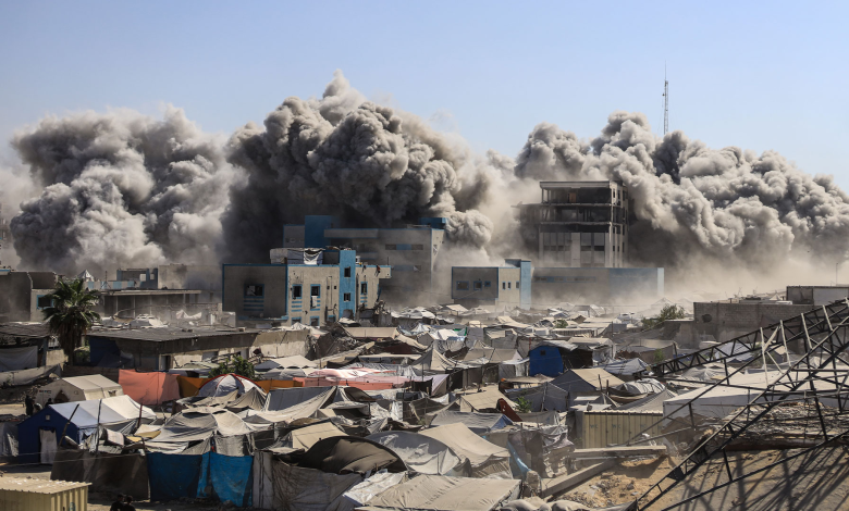 Israeli forces continue massacres in the Gaza Strip