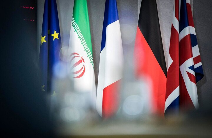 طهران تستدعي سفراءها لدى دول الترويكا الأوروبية للتشاور