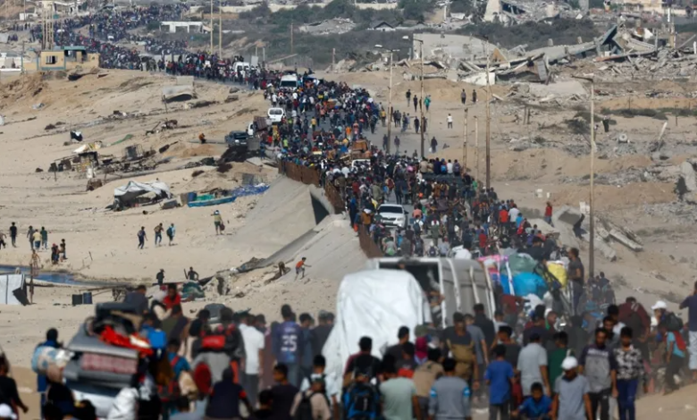 مئات آلاف المهجّرين الفلسطينيين يعودون إلى شمال قطاع غزة