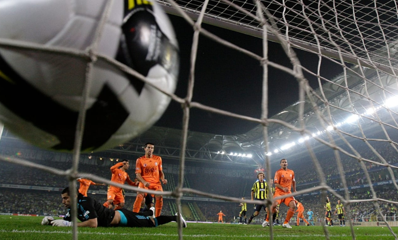 تركيا: فتح تحقيق مع مئات حكام كرة القدم المتورطين في المراهنات الرياضية