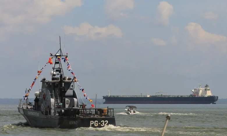 الحكومة الفنزويلية تندد بالاستفزازات العسكرية الأمريكية وتحذر من "عملية سرية" يجري التخطيط لها